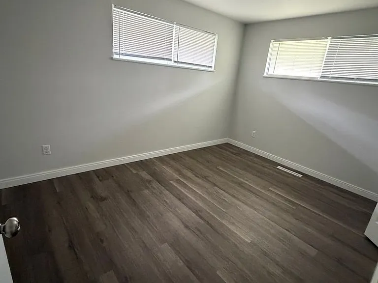 4326 Kitridge Rd — Photo 15