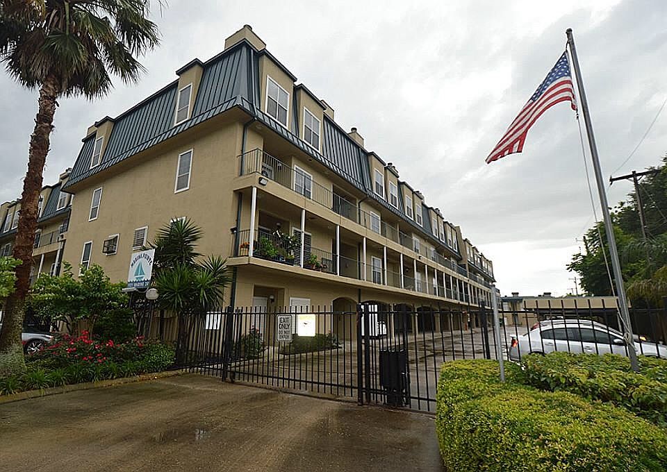 1st image of 921 Marine Dr APT 102A