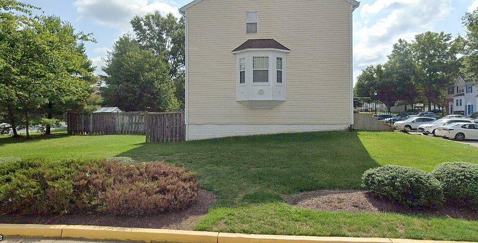 2nd image of 9544 Oak Trace Way
