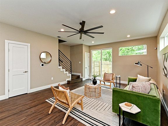4th image of 1202 Cometa St #B