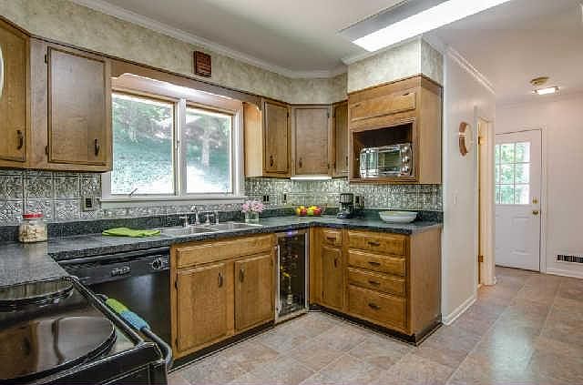 2nd image of 941 Forest Acres Ct