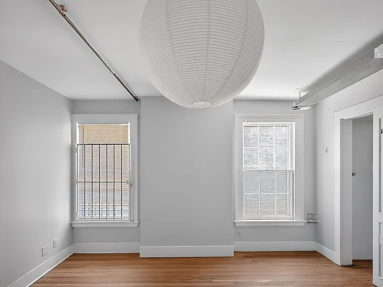 271 Crown St — Photo 11