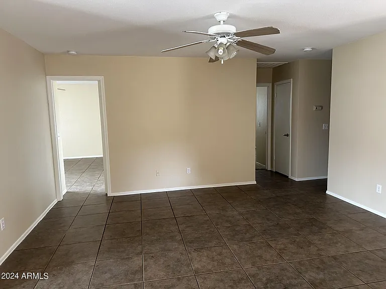 1006 S Slater Cir — Photo 7