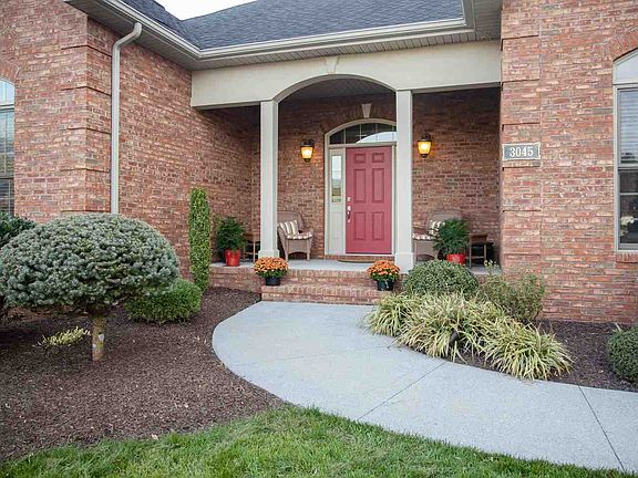 3rd image of 3045 Baybrook Dr