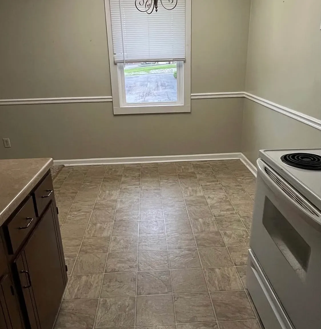 2 bed, 800 sqft, $895 — Photo 2