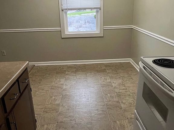 2nd image of 641 Westport Rd #4