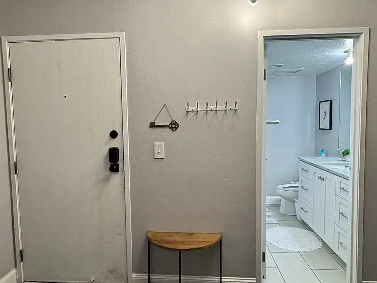 245 N Vine St #407 — Photo 2