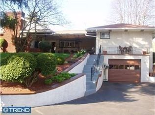 1615 Fitzwatertown Rd, Willow Grove, PA 19090