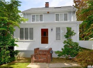 19 Orchard St, Port Washington, NY 11050
