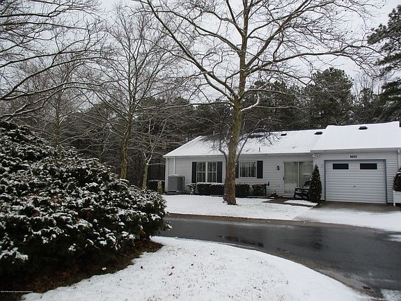 2nd image of 738B Chatham Ln #B