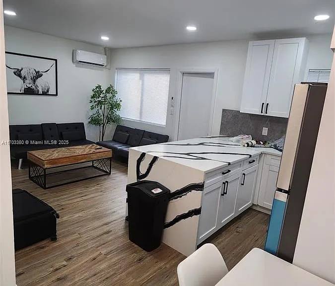 1946 Pierce St #3 — Photo 35