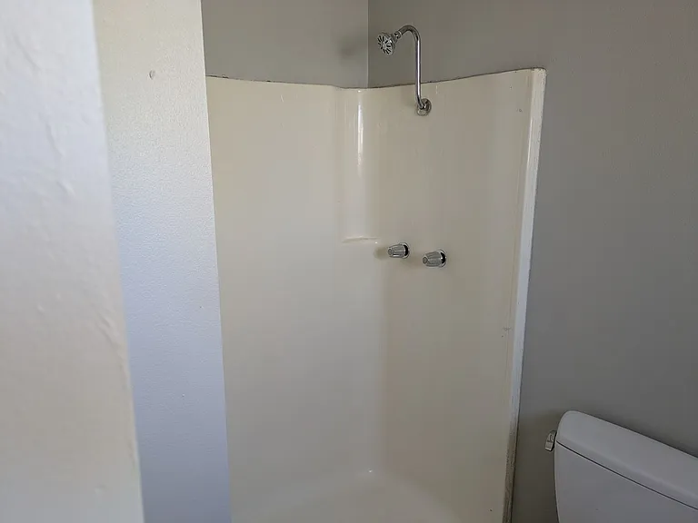 8430 Noeline Ave — Photo 6