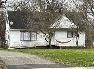 3917 E Robinson Rd, Amherst, NY 14228