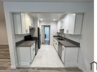 5900 Laird Ave APT B, Oakland, CA 94605