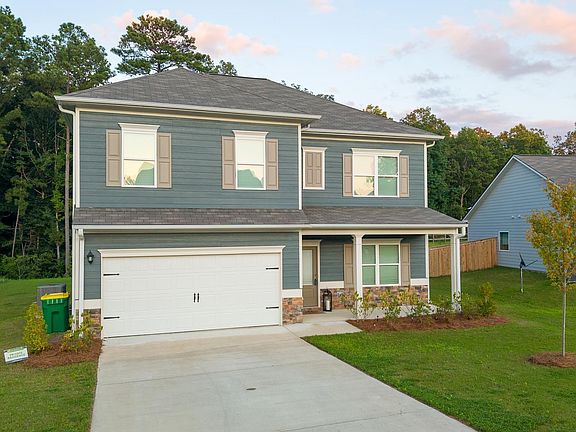 2nd image of 560 Ridge Cir