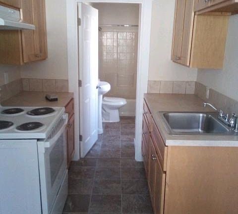 2nd image of 1831 Summit Dr
