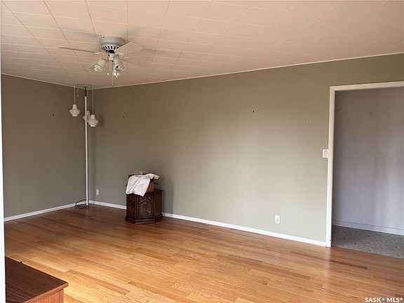 3rd image of 218 Downey STREET