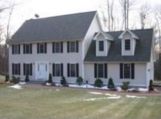 32 Old Carriage Rd, Portland, CT 06480