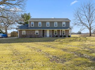335 South St, Burlington, IL 60109