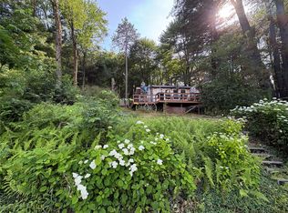61 Upper Woodside Dr, Brackney, PA 18812