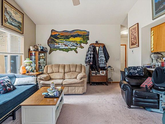 5th image of 54690 Pinewood Ave