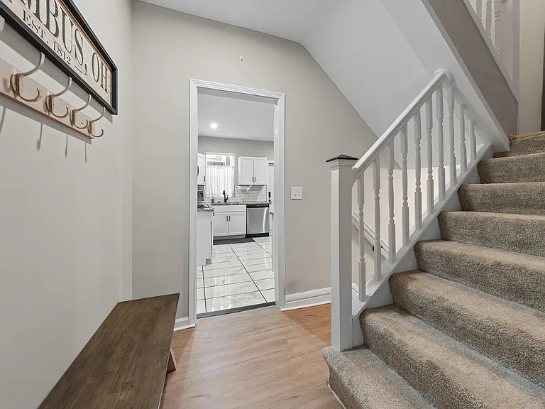 536 Oakwood Ave — Photo 9