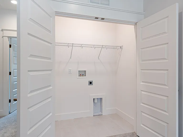 153 Collin Pl — Photo 29