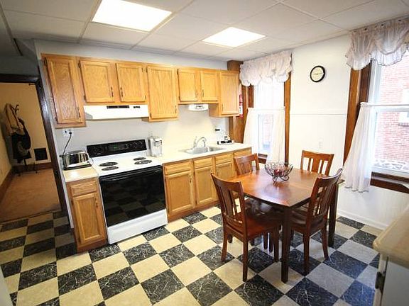Eat in Kitchen
