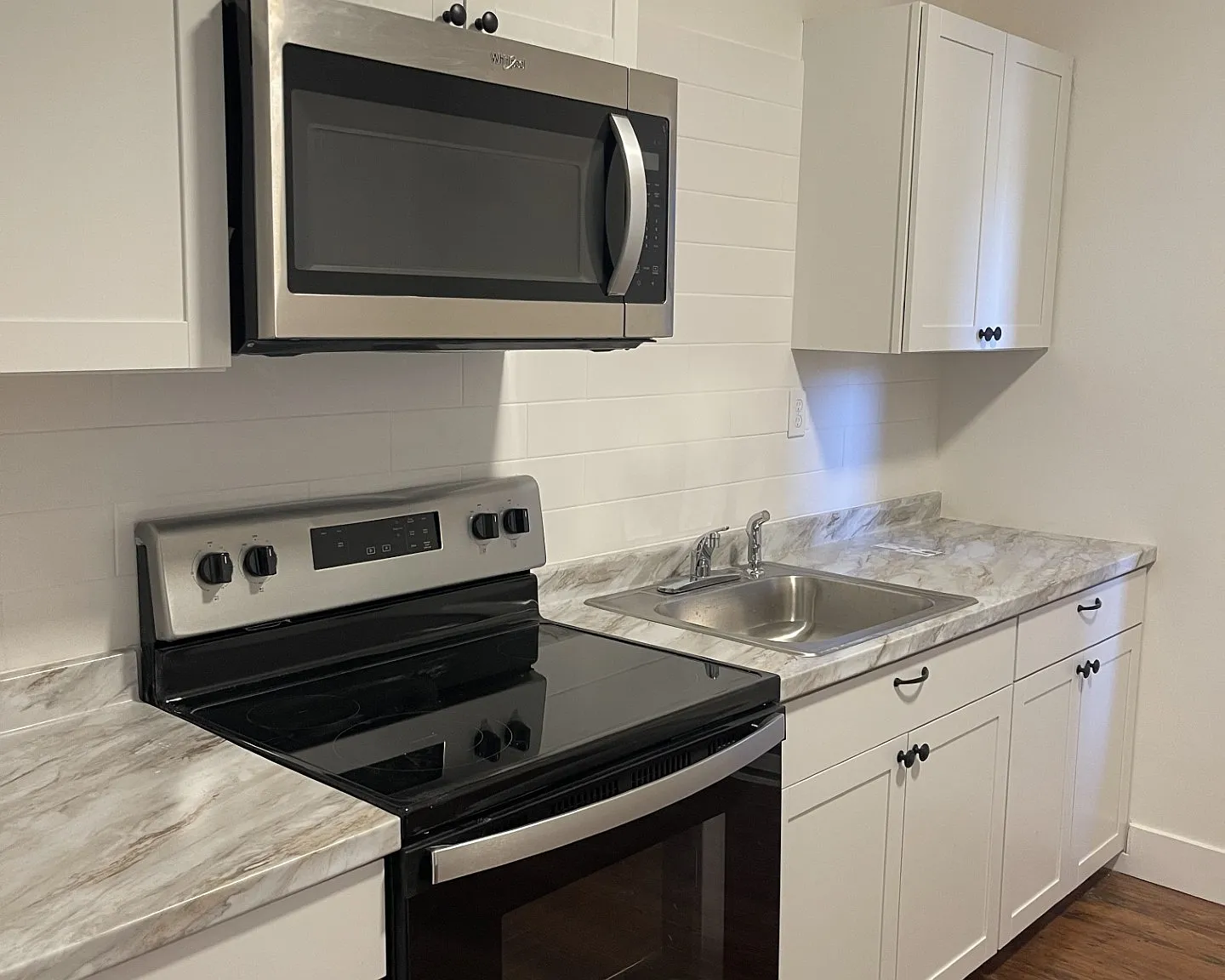 3 bed, $2,400 — Photo 1