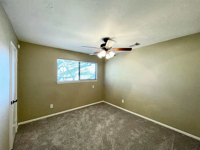 15006 Elmont Dr — Photo 36