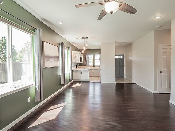 4th image of 25224 Irenic Ave