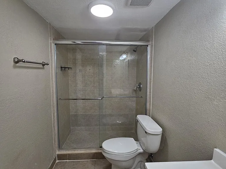 4324 NW 9th Ave #6-1C — Photo 17