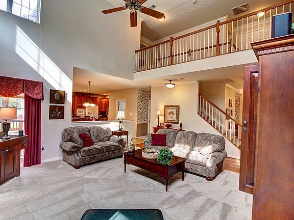 4th image of 21263 Dubois Ct
