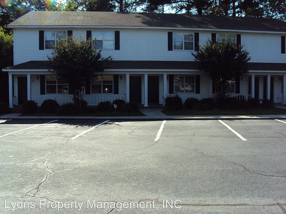 1st image of 509 University Dr APT A