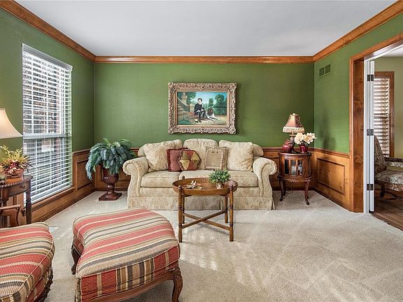2nd image of 16401 Waterford Manor Ct