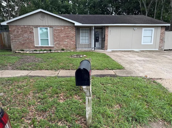 4711 Beechaven St, Houston, TX 77053