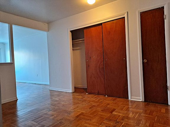 3rd image of 1256 Metcalf Ave Unit 1