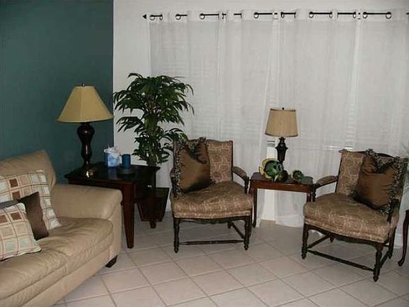 4th image of 2140 NE 44th St