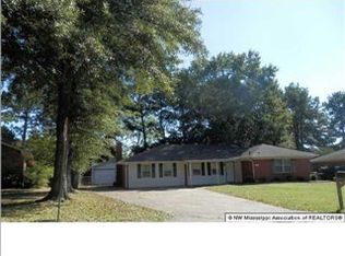 8306 Chesterfield Dr, Southaven, MS 38671