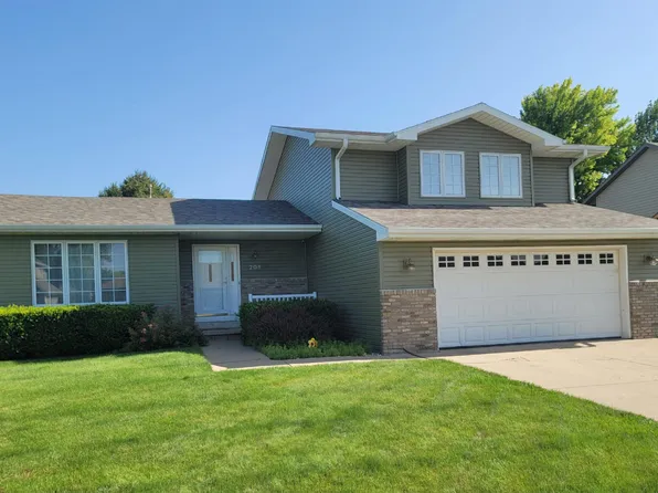 206 Topaz Dr, Sergeant Bluff, IA 51054