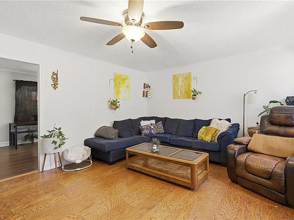 4th image of 1608 E Cone Blvd