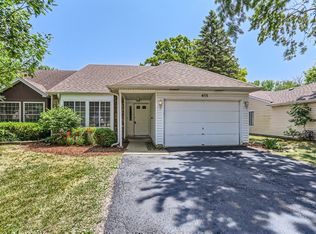 453 Campus Dr, Elgin, IL 60120