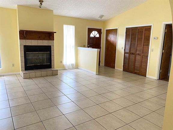 3rd image of 618 Christina Dr