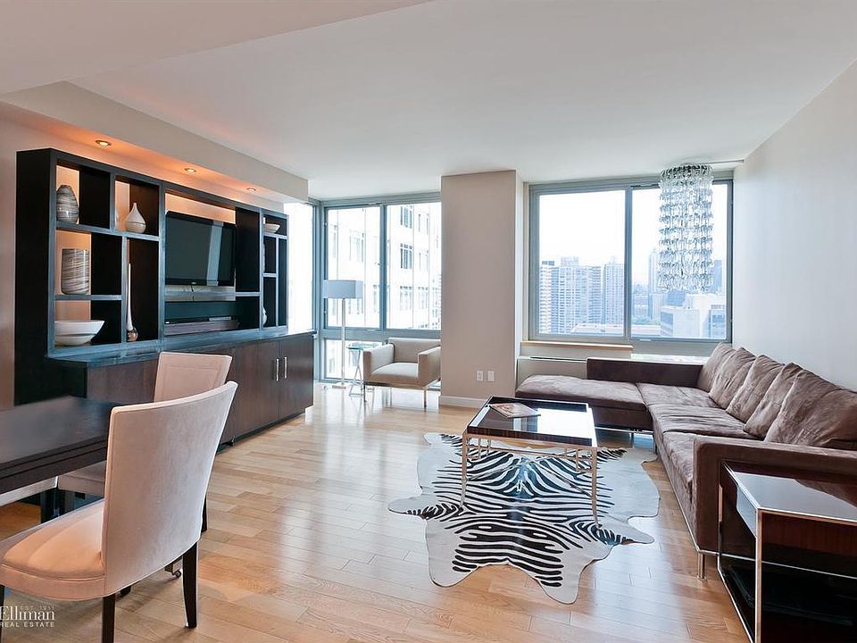 1st image of 225-227 W 60th St #18C