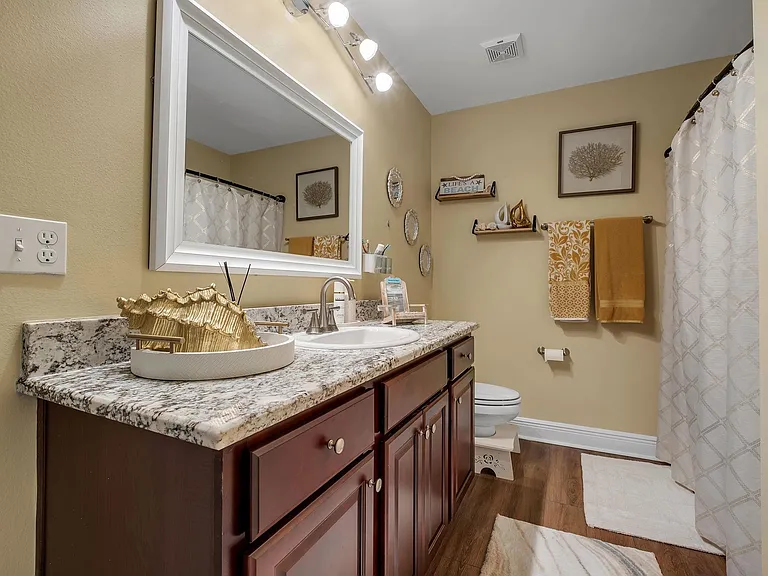 4800 Silent Creek Ln — Photo 32