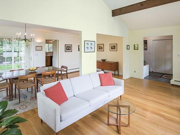 5th image of 14 Devereaux St