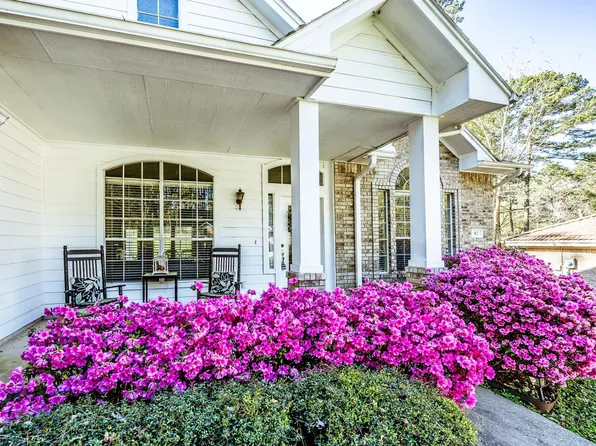 312 Broadmoor Dr, Huntsville, TX 77340