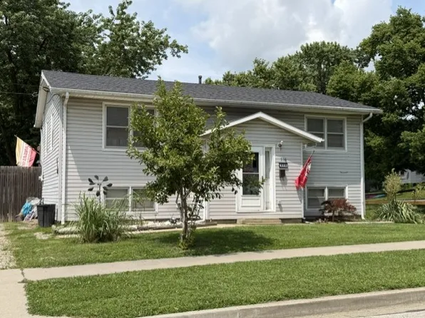 516 W 6th St, Cameron, MO 64429