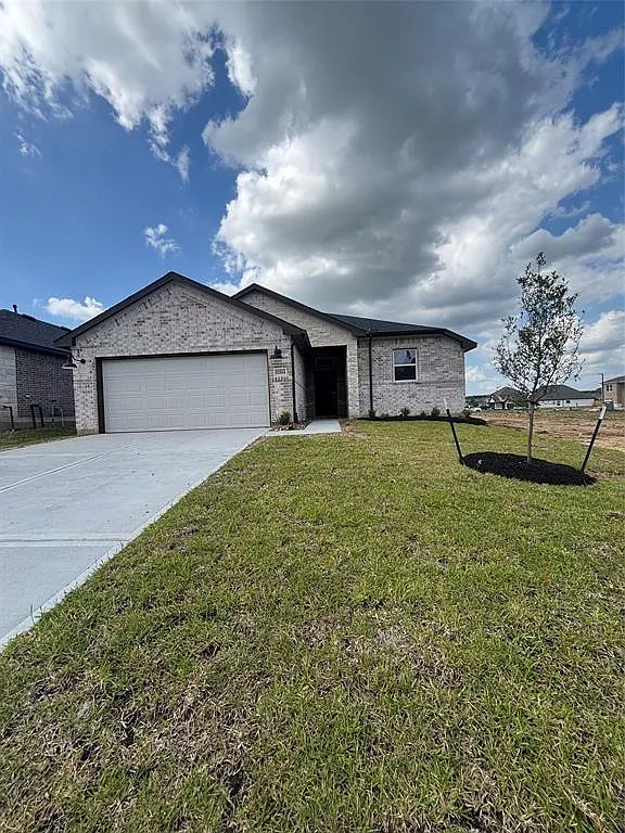 3 bed, 2.0 bath, 1646 sqft, $2,000 — Photo 1