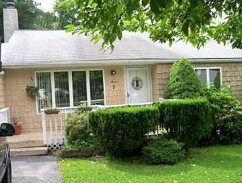 1st image of 7 Neversink Dr